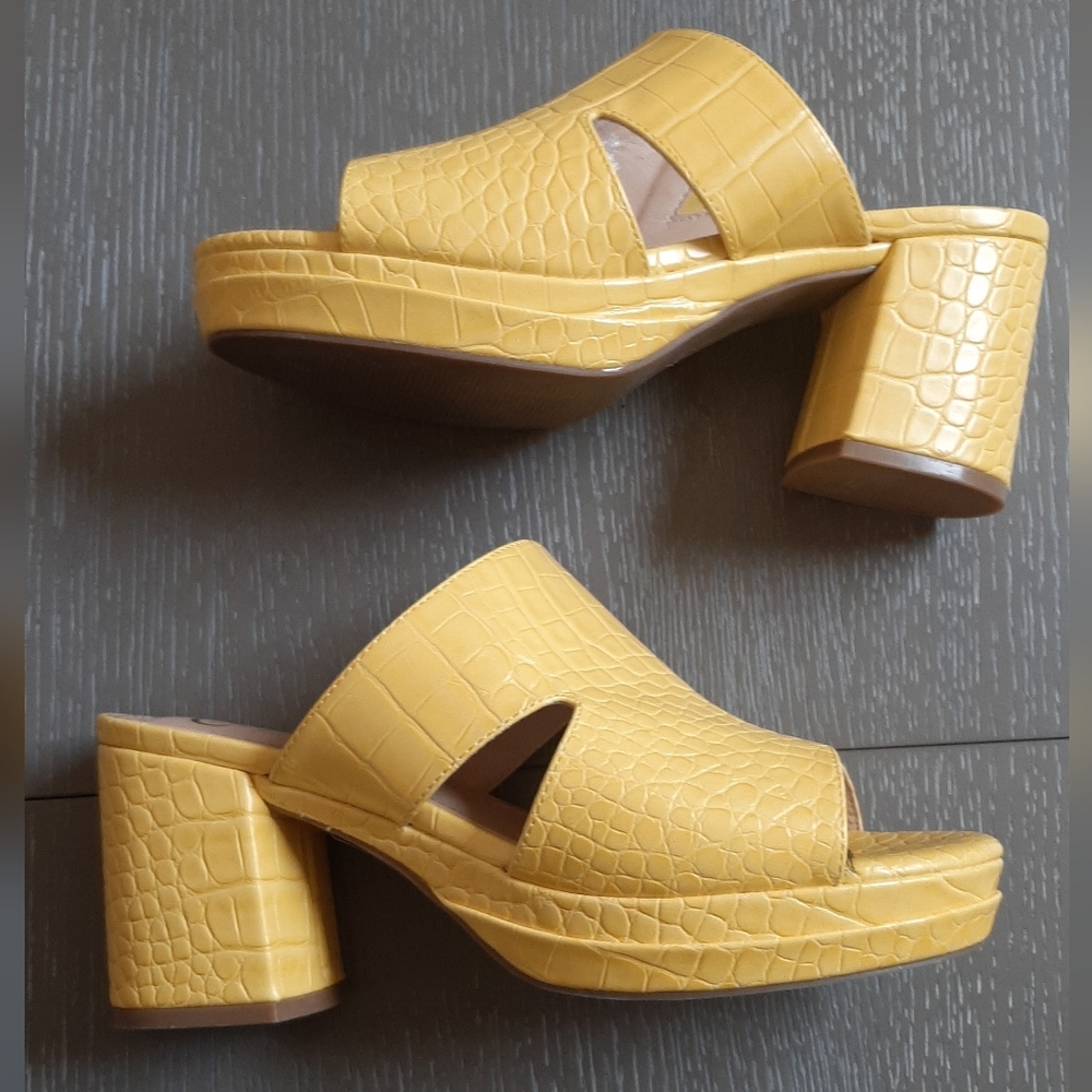 C. Est 1946 Yellow Croc-Embossed Open-Toe Block Heel Mule - Picture 9 of 13